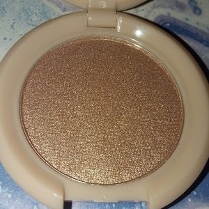 Iby radiant glow highlighter 24k magic